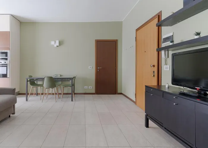 Guesthost - Porta Romana Balcony Flat Milano
