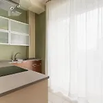 Guesthost - Porta Romana Balcony Flat 公寓