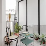 Guesthost - Porta Romana Balcony Flat