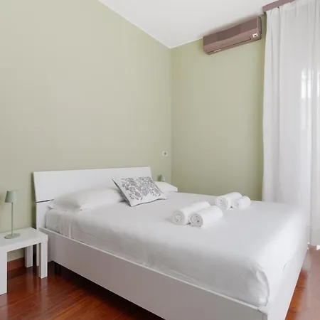 Guesthost - Porta Romana Balcony Flat 米兰