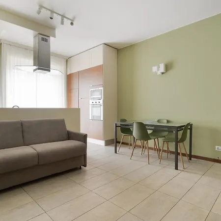 Guesthost - Porta Romana Balcony Flat 公寓 *